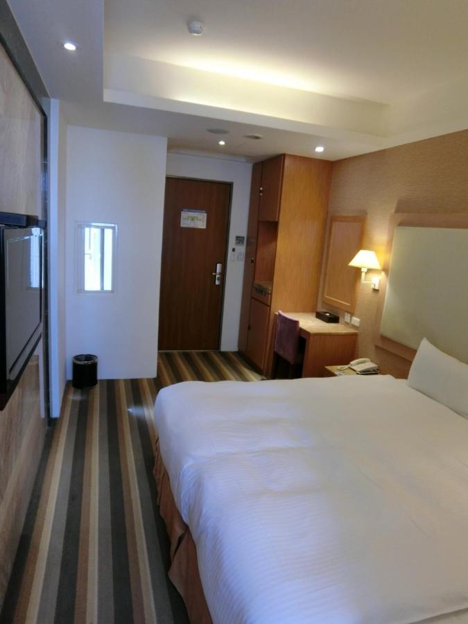 F Hotel Jian 吉安郷 エクステリア 写真