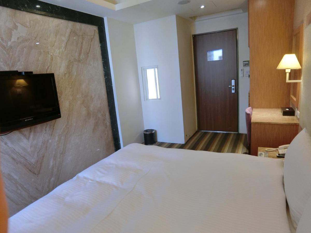 F Hotel Jian 吉安郷 エクステリア 写真