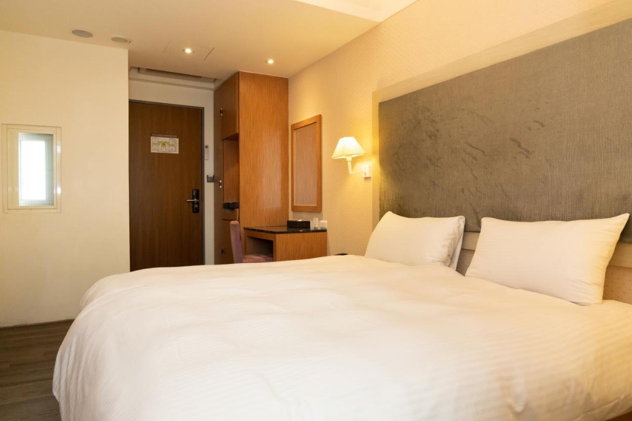 F Hotel Jian 吉安郷 エクステリア 写真